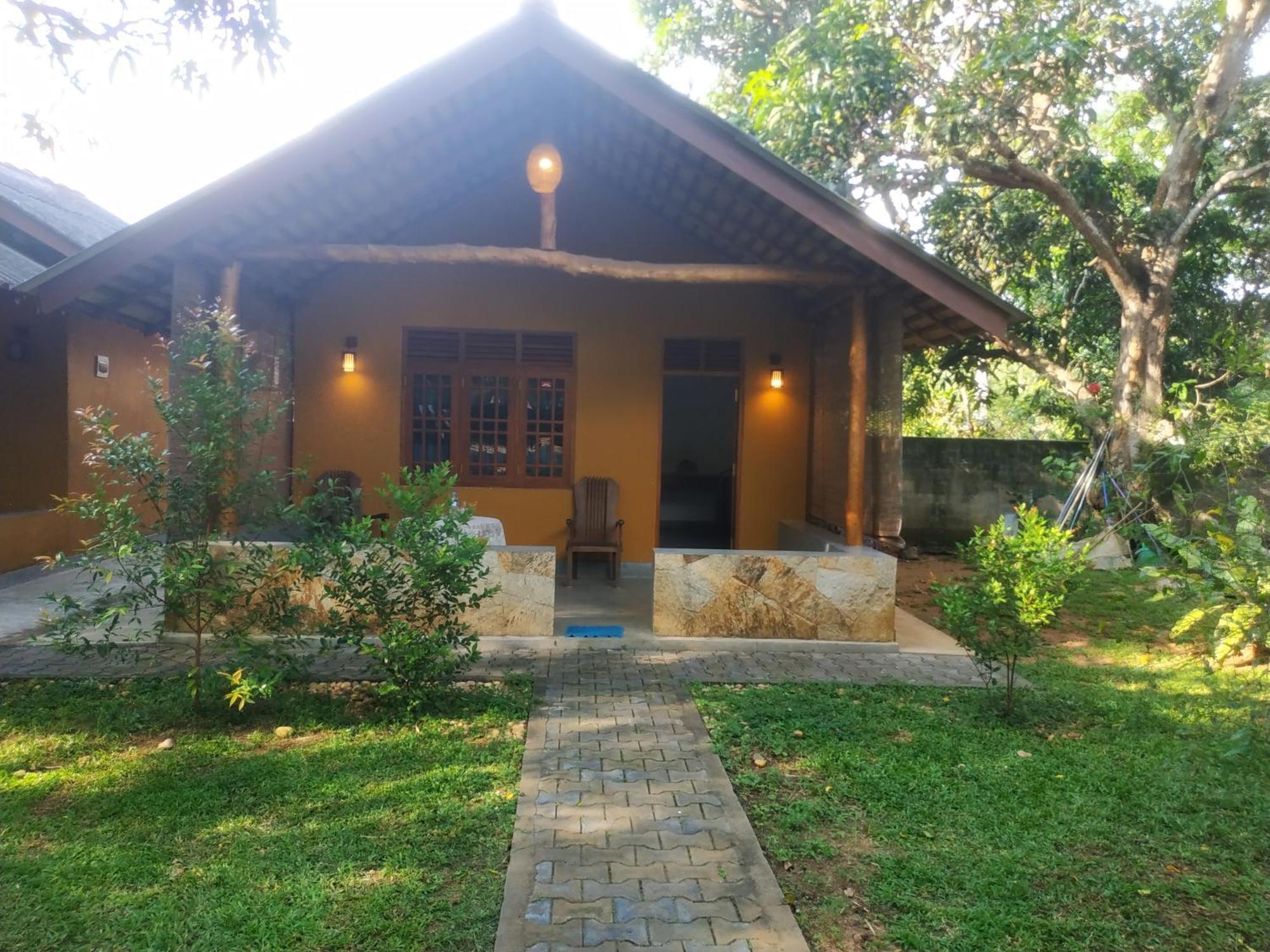Four Seasons Safari Resort Udawalawa Udawalawe Bagian luar foto
