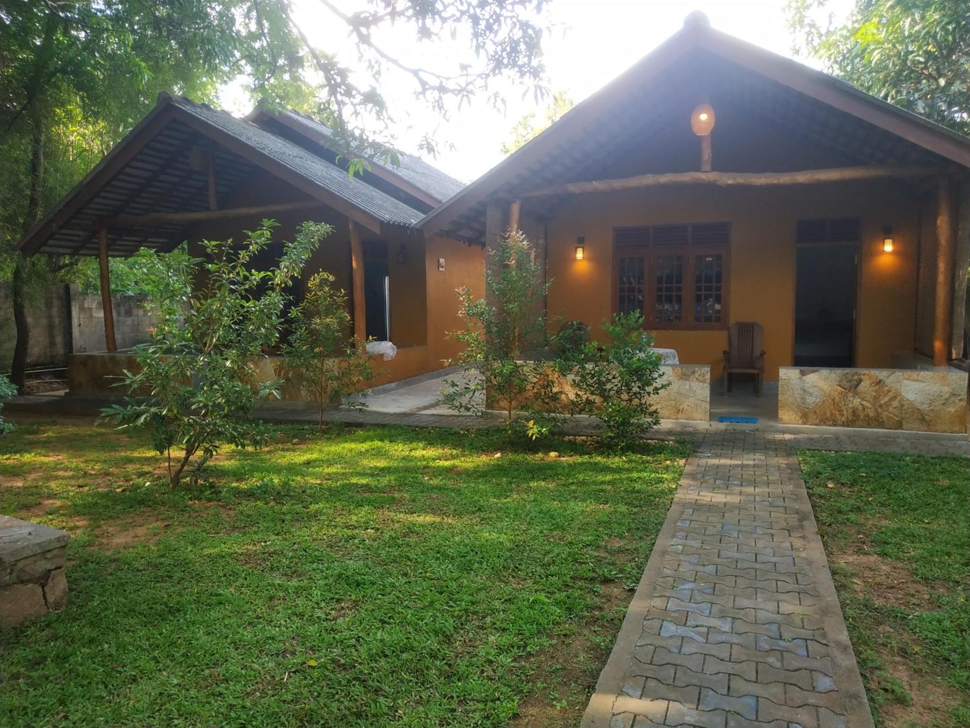 Four Seasons Safari Resort Udawalawa Udawalawe Bagian luar foto