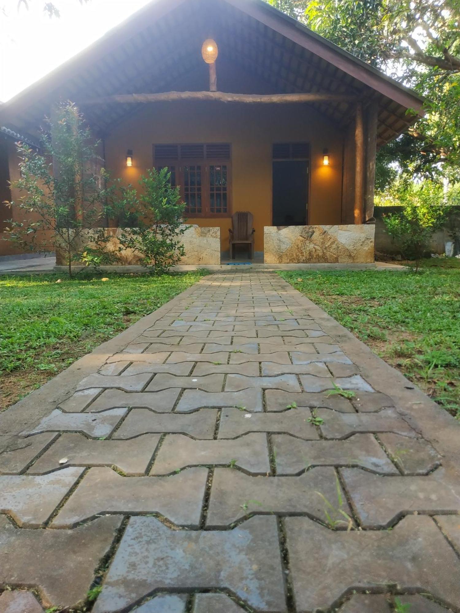 Four Seasons Safari Resort Udawalawa Udawalawe Bagian luar foto